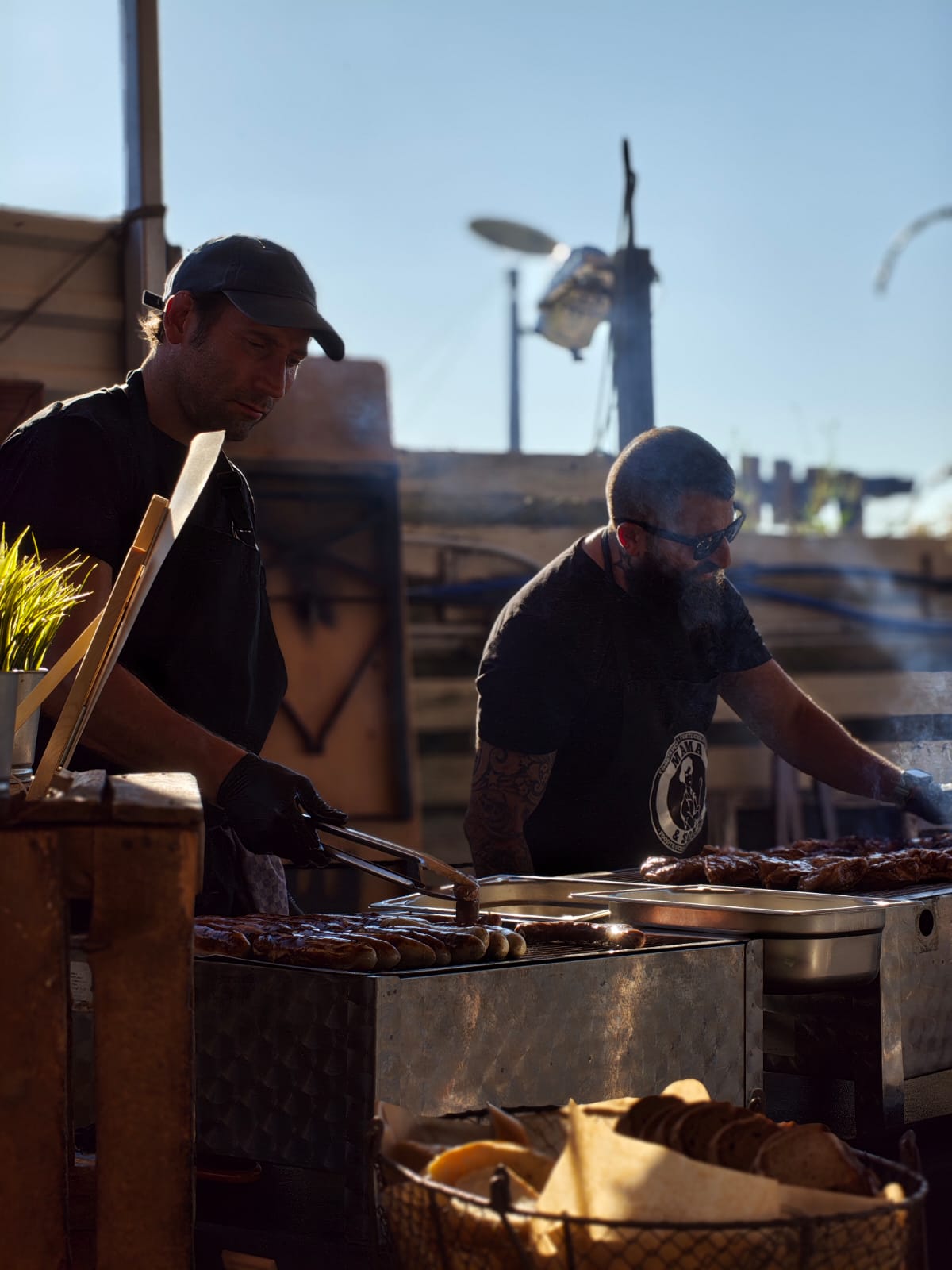 MAMA & SONS Team am Grill